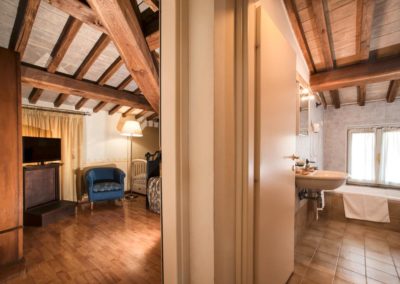 Camere con Servizi Interni in Country House Assisana